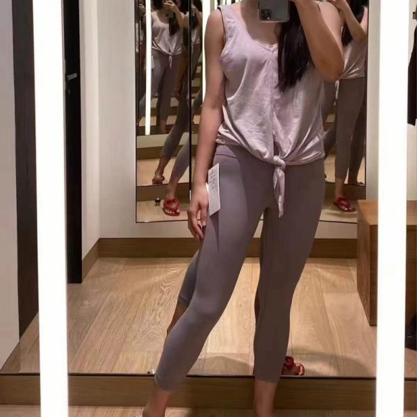 Lululemon 21-inch yoga pants