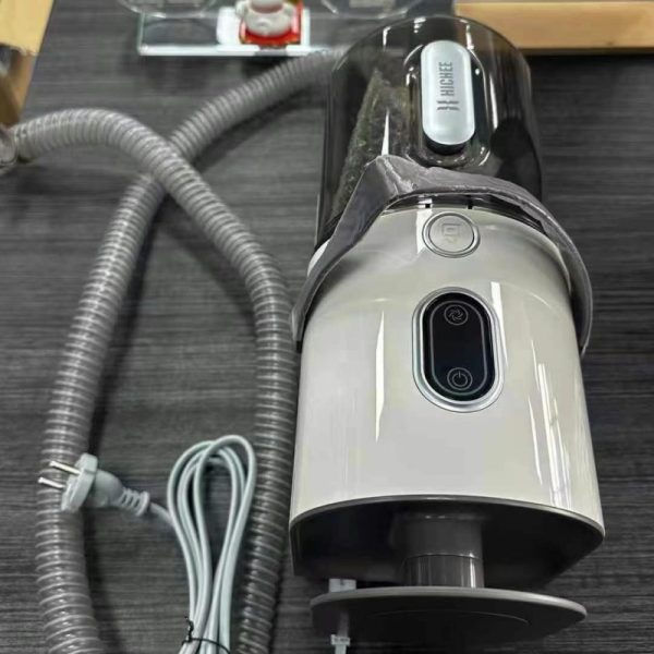 Pet Vacuum Cleaner - Dusting
