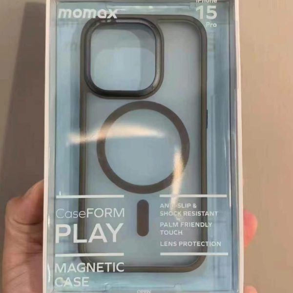 Momax iPhone 15 Magnetic Case