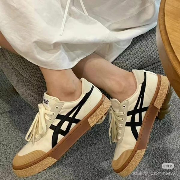 ASICS Unisex Retro Casual Sneakers,