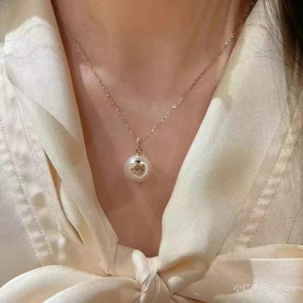 TORY BURCH  Natural Pearl Necklace