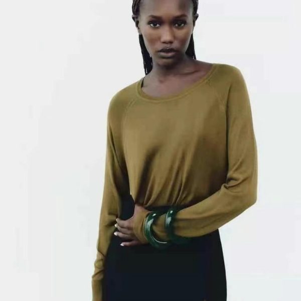 Zara long-sleeve crewneck knit sweaters