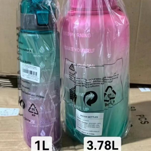 Large capacity water bottle