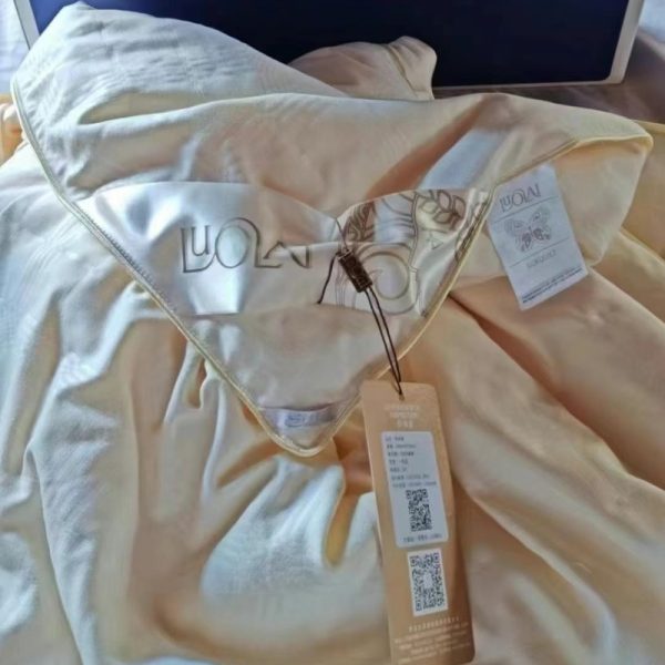 Luolai Authentic Silk Quilt